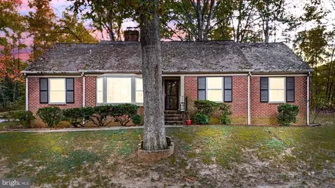11004 Parkview Dr, Fredericksburg, VA 22408