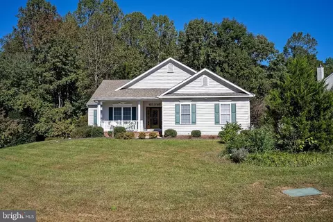 5931 Danielle Dr, Fredericksburg, VA 22407