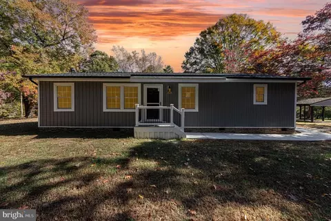10919 Cloverdale St, Fredericksburg, VA 22407