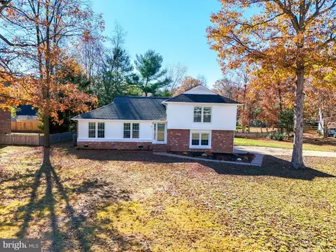 8 Sanford Cir, Fredericksburg, VA 22407