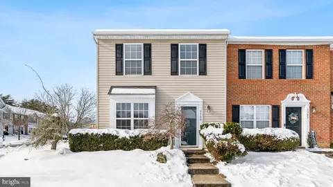 9900 Warwick Pl, Fredericksburg, VA 22408