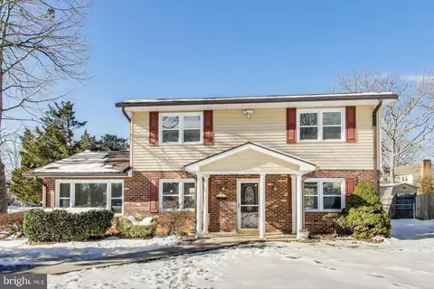 7 Lorraine Ct, Fredericksburg, VA 22408