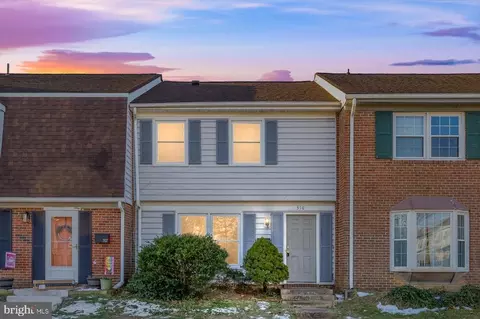 310 Garfield Ct, Fredericksburg, VA 22408