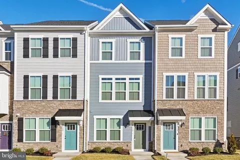 4720 Torrey Ln, Fredericksburg, VA 22408