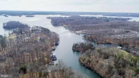 3708 Hester Dr, Bumpass, VA 23024