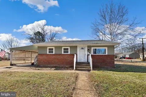 4501 Greenfield Dr, Fredericksburg, VA 22408