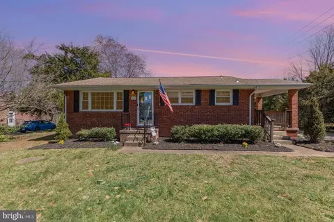 10505 Woodland Dr, Fredericksburg, VA 22407