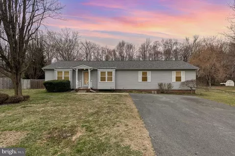 11806 Highland Oaks Dr, Fredericksburg, VA 22407
