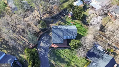 5 Pond Cir, Fredericksburg, VA 22407