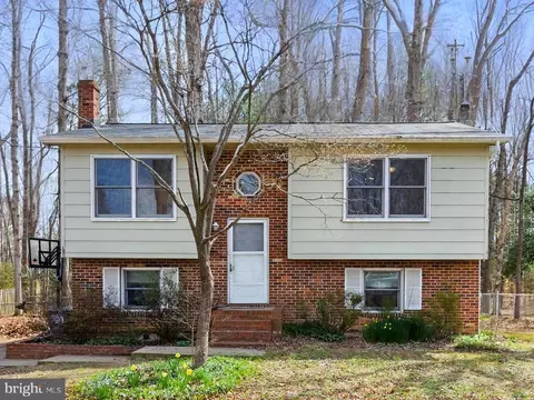526 Pleasants Dr, Fredericksburg, VA 22407