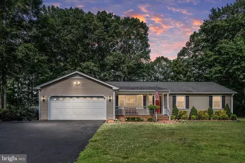 10804 Woodland Dr, Fredericksburg, VA 22407