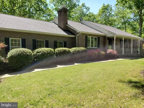 6714 Turkey Run Dr, Fredericksburg, VA 22407