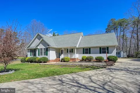 2513 Lakeside Woods Dr, Bumpass, VA 23024