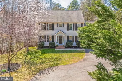 7910 S Woods Dr S, Fredericksburg, VA 22408