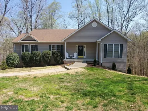 6029 Lost Cove Dr, Mineral, VA 23117