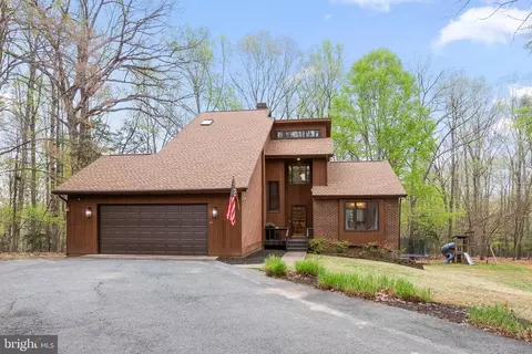 3 Beech Tree Ct, Fredericksburg, VA 22407