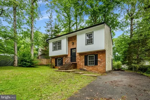 6025 Battlefield Green Dr, Fredericksburg, VA 22407