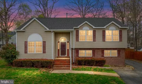 11806 Gardenia Dr, Fredericksburg, VA 22407