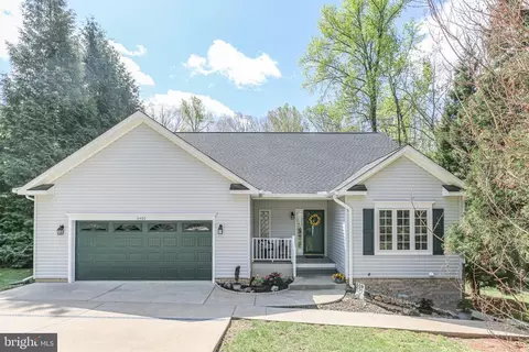 6400 Quiet Pond Ct, Fredericksburg, VA 22407
