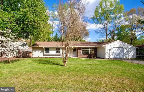 2 Short Cir, Fredericksburg, VA 22407