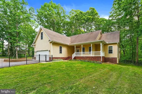 10614 Rhoads Dr, Fredericksburg, VA 22407