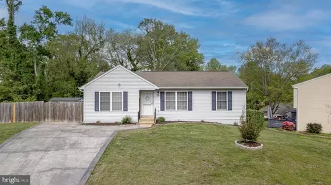 5 Lavelle Dr, Fredericksburg, VA 22407