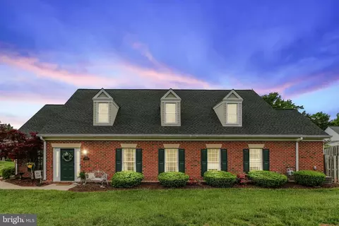 9301 Glascow Dr, Fredericksburg, VA 22408