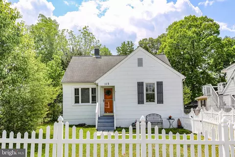 113 Hill St, Fredericksburg, VA 22408