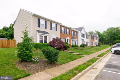 9910 Warwick Pl, Fredericksburg, VA 22408