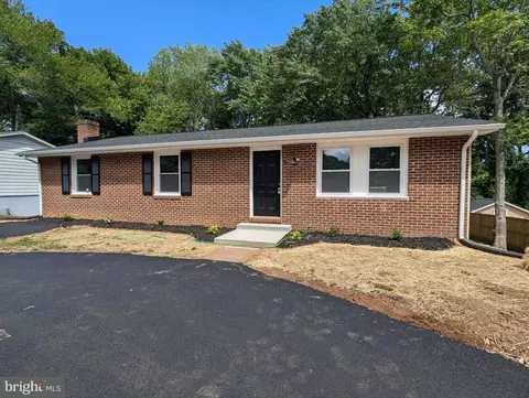 5 Timberland Dr, Fredericksburg, VA 22407
