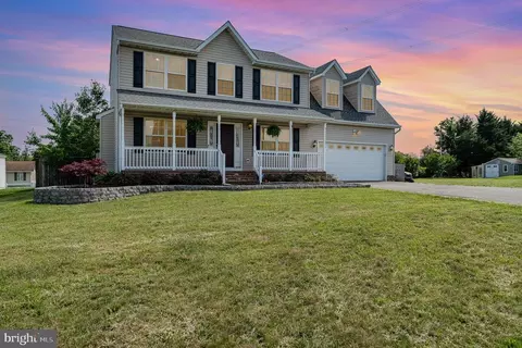 7504 Heathrow Dr, Fredericksburg, VA 22407