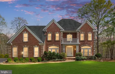 8800 General Griffins Ct, Fredericksburg, VA 22407