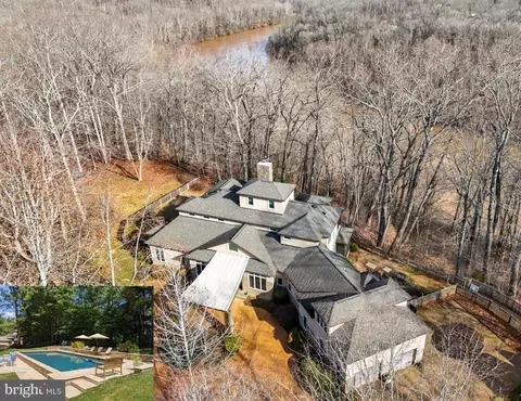 87 E River Bend Rd E, Fredericksburg, VA 22407