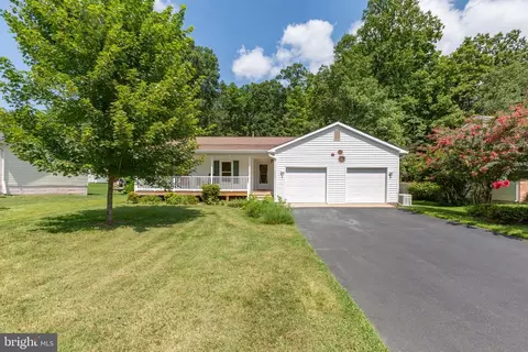 11923 Gardenia Dr, Fredericksburg, VA 22407