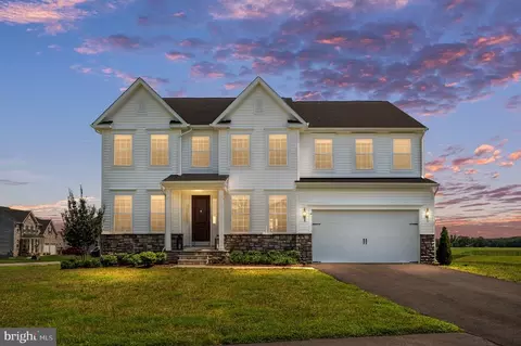 10137 Premier St, Fredericksburg, VA 22408