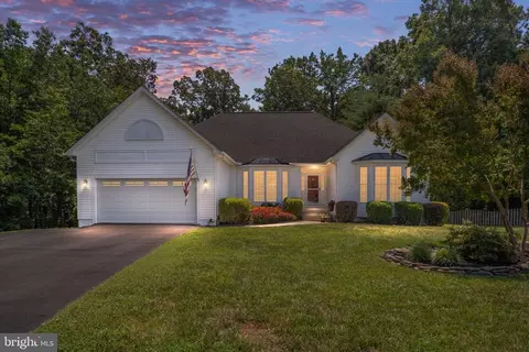3800 Fallwood Ln, Fredericksburg, VA 22408