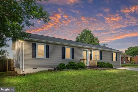 2111 Kaiser Dr, Fredericksburg, VA 22407