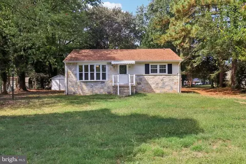 848 Lincoln Dr, Fredericksburg, VA 22407