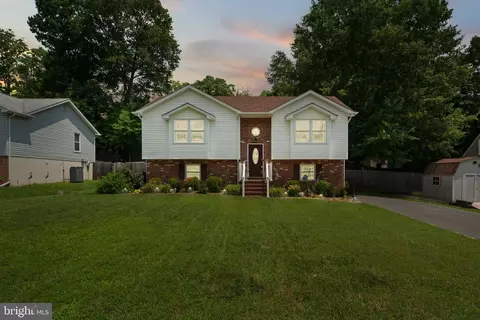 10407 Skinner Hill Dr, Fredericksburg, VA 22408