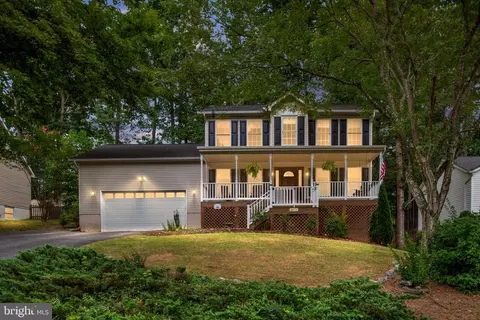 6217 Forest Grove Dr, Fredericksburg, VA 22407