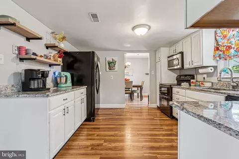 8 Olympic Dr, Fredericksburg, VA 22408 photo 10