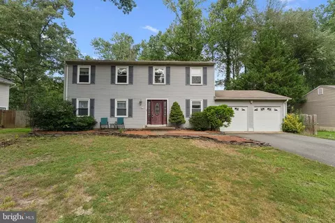 8 Olympic Dr, Fredericksburg, VA 22408