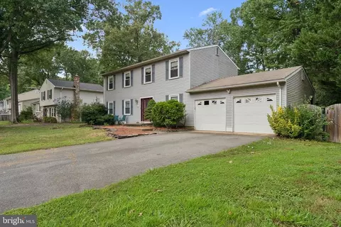 8 Olympic Dr, Fredericksburg, VA 22408 photo 2