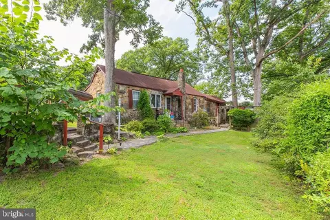 202 Early St, Fredericksburg, VA 22408