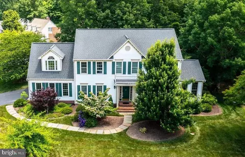 10107 Fullerton Ct, Fredericksburg, VA 22408