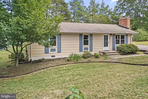 10936 Deerfield Dr, Fredericksburg, VA 22407