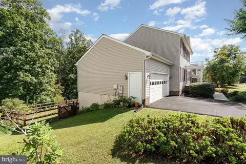 9809 Gunston Hall Rd, Fredericksburg, VA 22408
