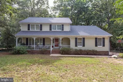 5 Mayfair Dr, Fredericksburg, VA 22407