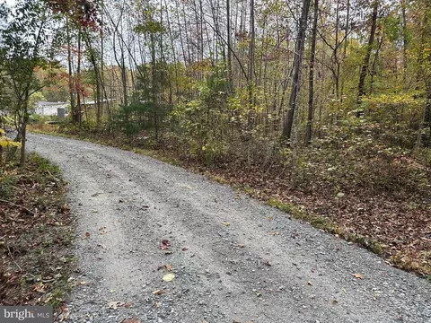 8105 Wade St, Partlow, VA 22534 photo 2