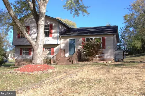 85 Breezewood Dr, Fredericksburg, VA 22407